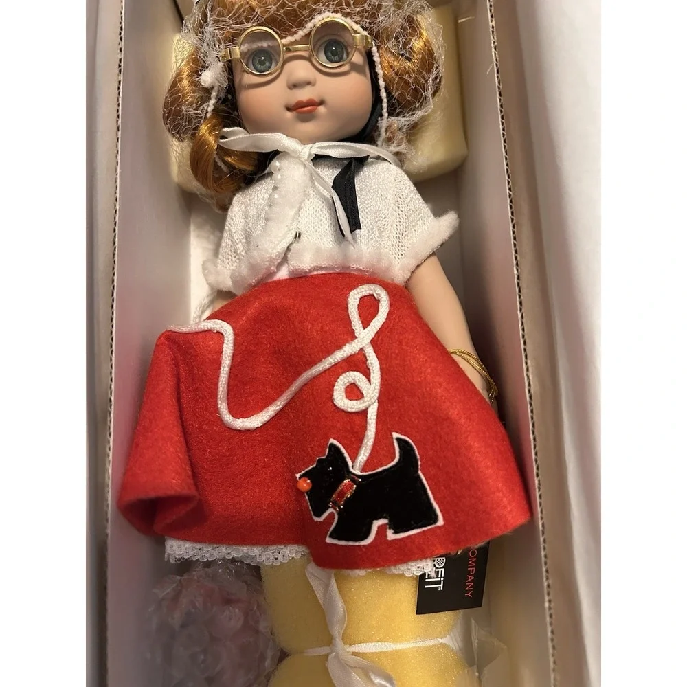 Tonner Mary Engelbreit Ann Estelle Scottie Skirt & Saddle Shoes ME0201 2002 Doll